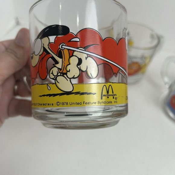 Vintage GARFIELD Glass mugs  - Set of 3 McDonald's Mugs - Jim Davis 1978. - Picture 3 of 5